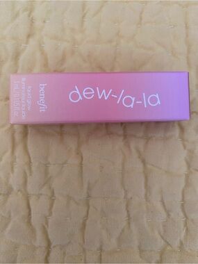 Benefit Dew-la-la Liquid Glow Illuminator - Light/Medium